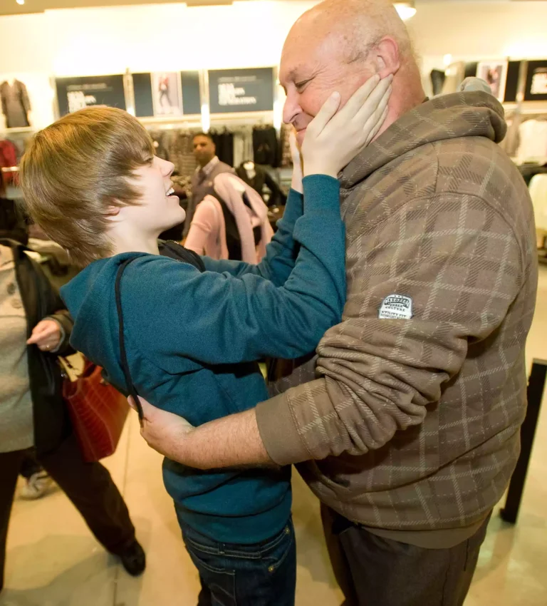 Justin Bieber en deuil de son grand-père Bruce Dale