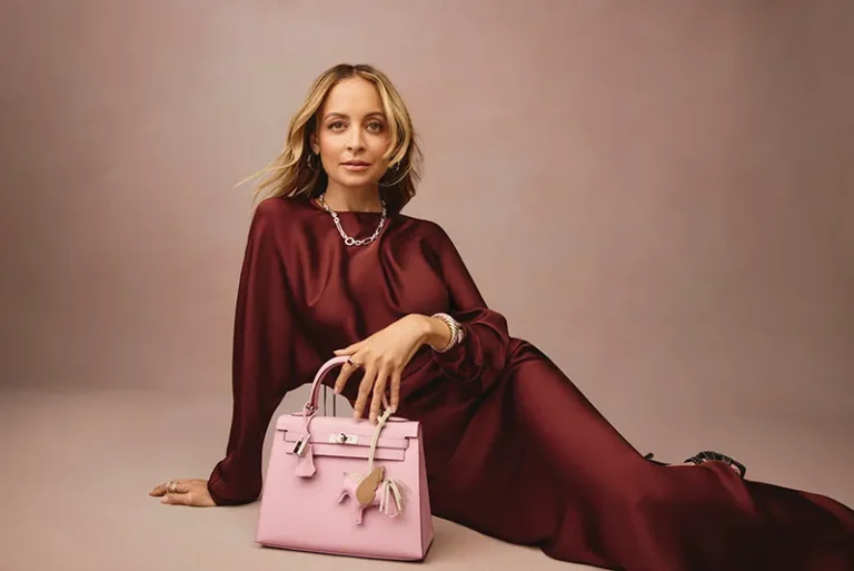 Nicole Richie devient ambassadrice mondiale de la marque FASHIONPHILE pour 2025