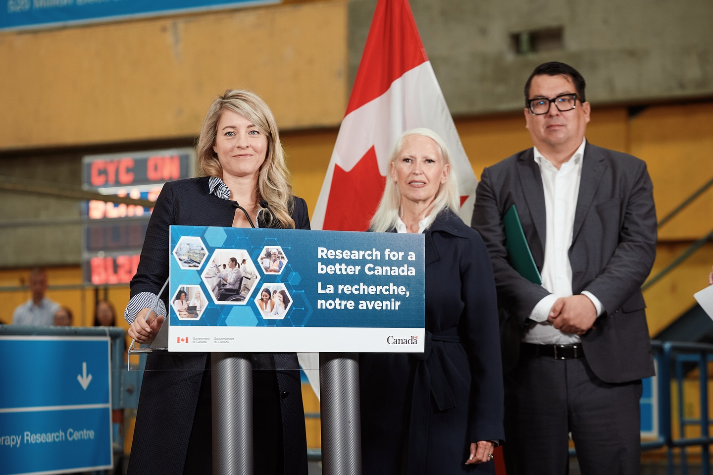 Ottawa investit 1,3 milliard $ dans plus de 9 700 projets de recherche à travers le pays Ottawa investit 1,3 milliard $ dans plus de 9 700 projets de recherche à travers le pays