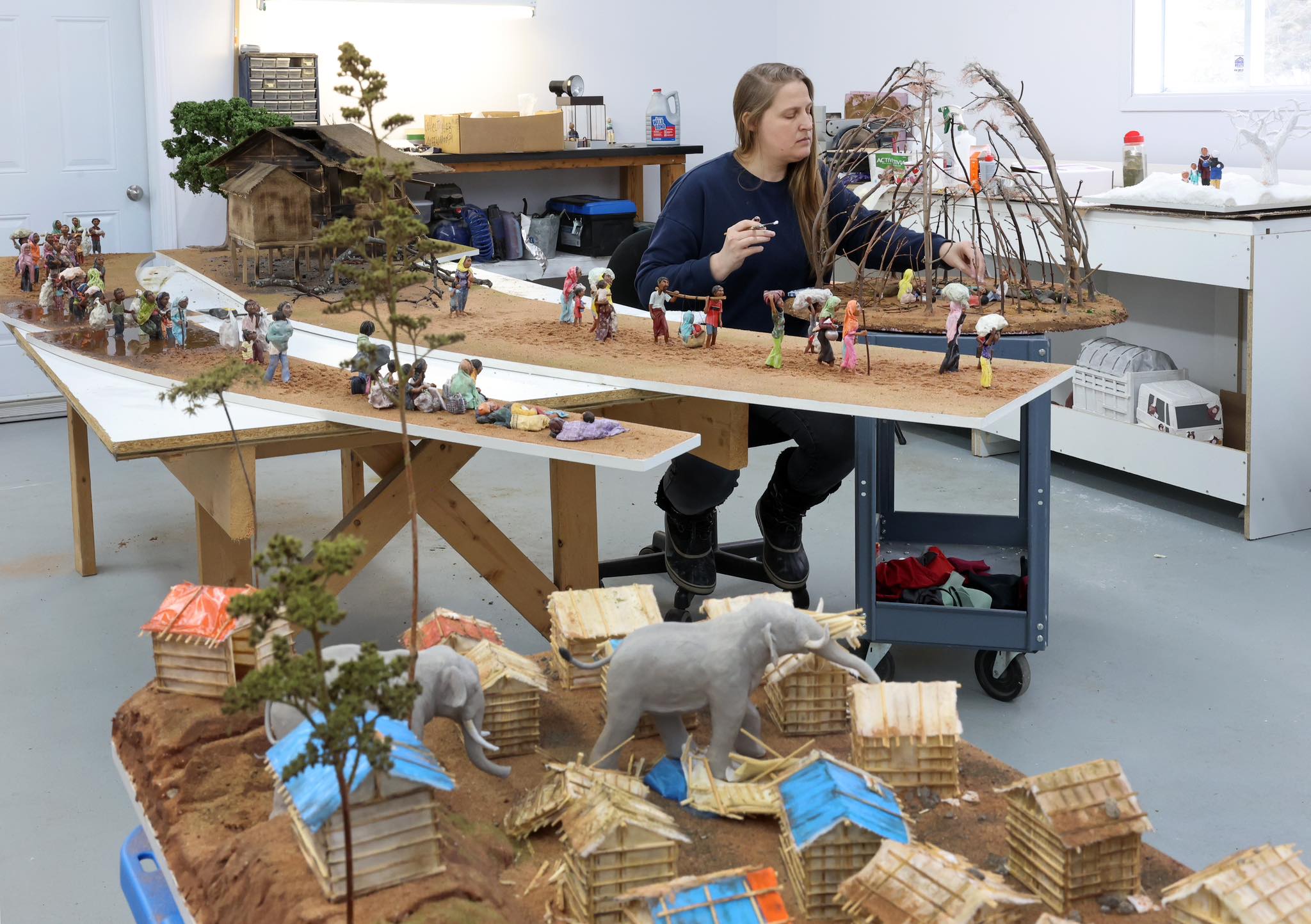 Une exposition collaborative révèle la créativité de jeunes autour du thème du refuge