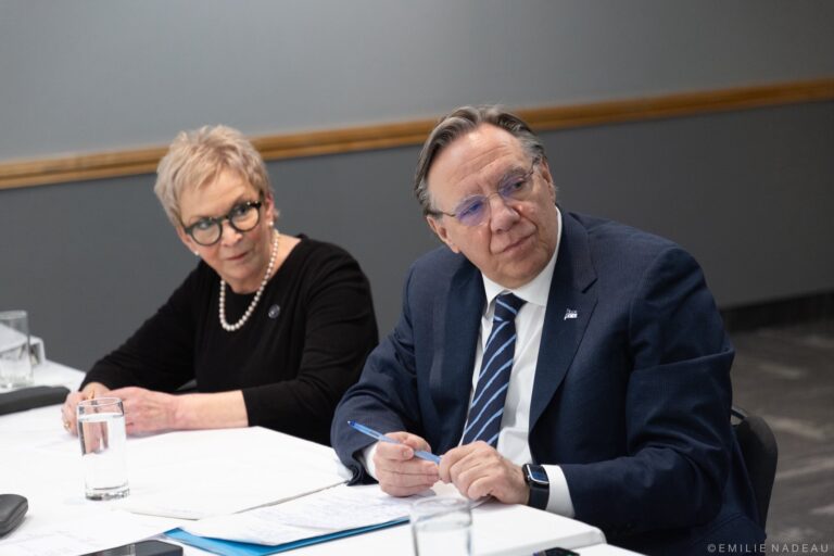 La CSQ presse François Legault de soumettre ses réformes au verdict populaire