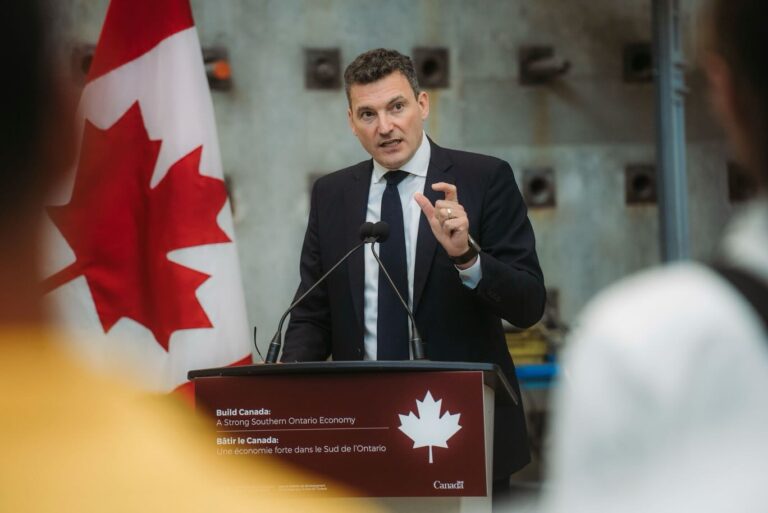 Ottawa injecte 66 millions dans l’IA pour aider 44 entreprises canadiennes