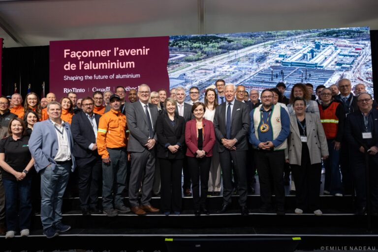Fréchette inaugure un mégaprojet d’aluminium vert de 2 milliards $ au Saguenay