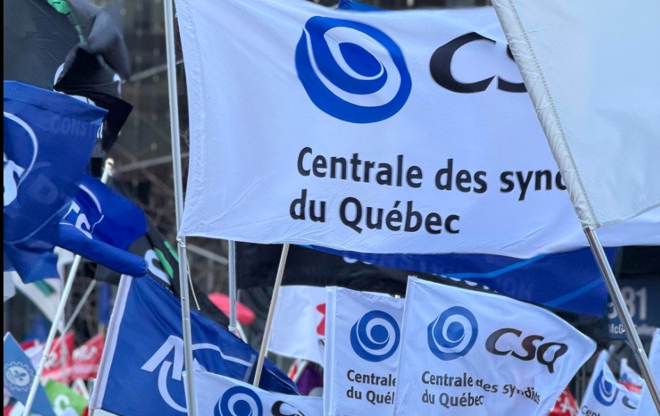 La CSQ attaque la Loi 4 en justice et dénonce une tentative de « museler » les syndicats La CSQ attaque la Loi 4 en justice et dénonce une tentative de « museler » les syndicats