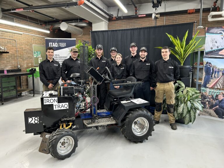 Iron Traq : Des étudiants québécois défient les universités américaines avec un mini-tracteur