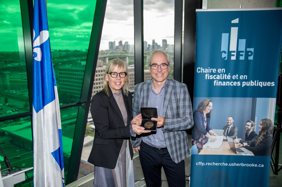 Le fiscaliste Luc Godbout décoré pour son influence sur les débats publics au Québec Le fiscaliste Luc Godbout décoré pour son influence sur les débats publics au Québec