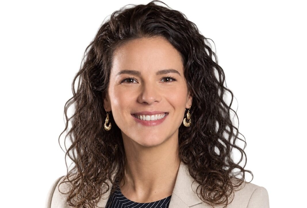 Christelle Poirier devient la première femme à diriger un réseau de radio sportive au Canada Christelle Poirier devient la première femme à diriger un réseau de radio sportive au Canada