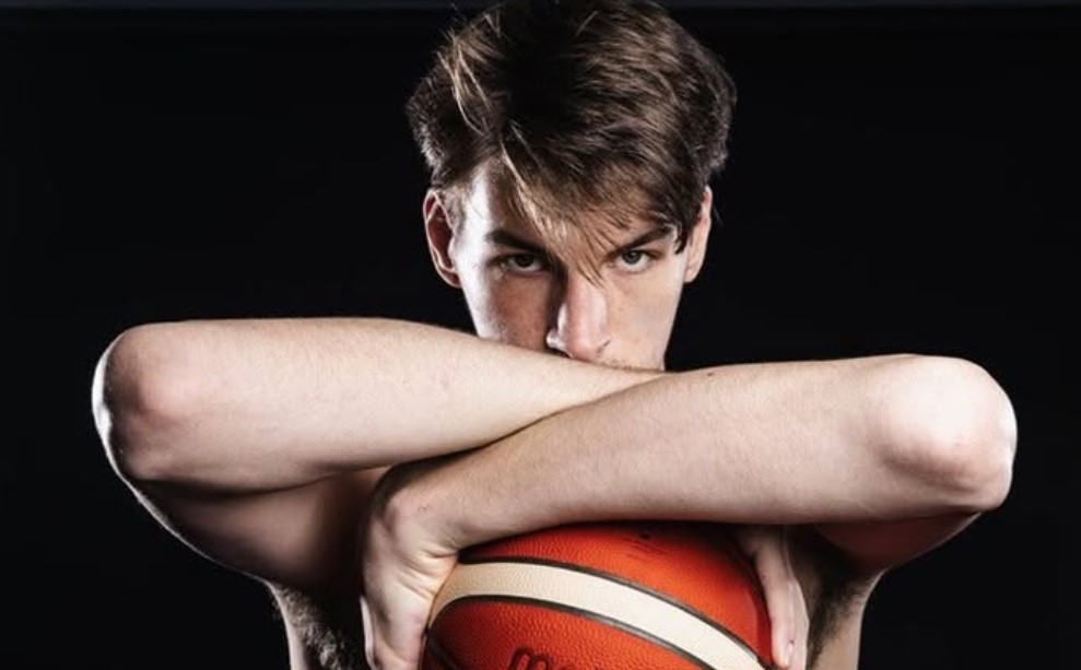 Olivier Rioux : l’histoire du basketteur québécois de 7 pieds 9 qui a fait entrer le mot « Terrebonne » dans les livres Guinness Olivier Rioux : l’histoire du basketteur québécois de 7 pieds 9 qui a fait entrer le mot « Terrebonne » dans les livres Guinness
