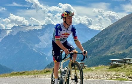 Evenepoel envoie un message clair : victoire au sprint au Grand Prix Cycliste de Québec Evenepoel envoie un message clair : victoire au sprint au Grand Prix Cycliste de Québec