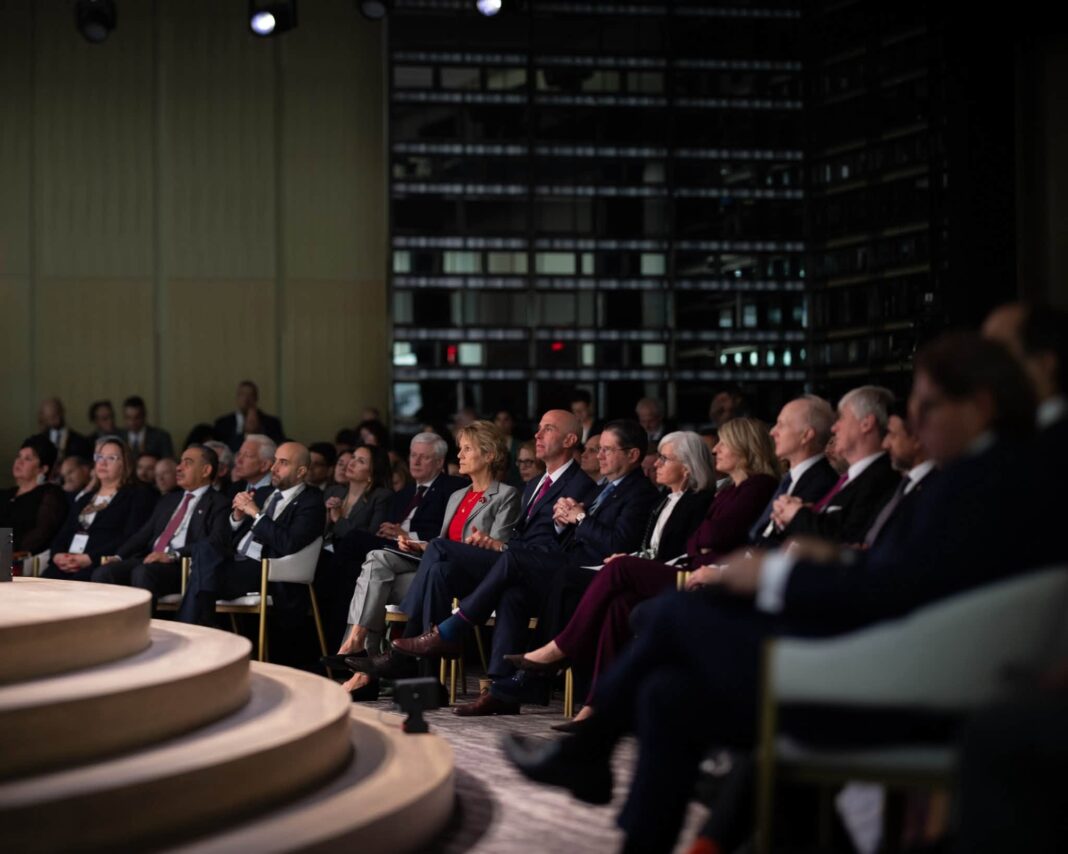Sommet canadien de l’investissement : près de 500 milliards de dollars d’engagements annoncés Sommet canadien de l’investissement : près de 500 milliards de dollars d’engagements annoncés