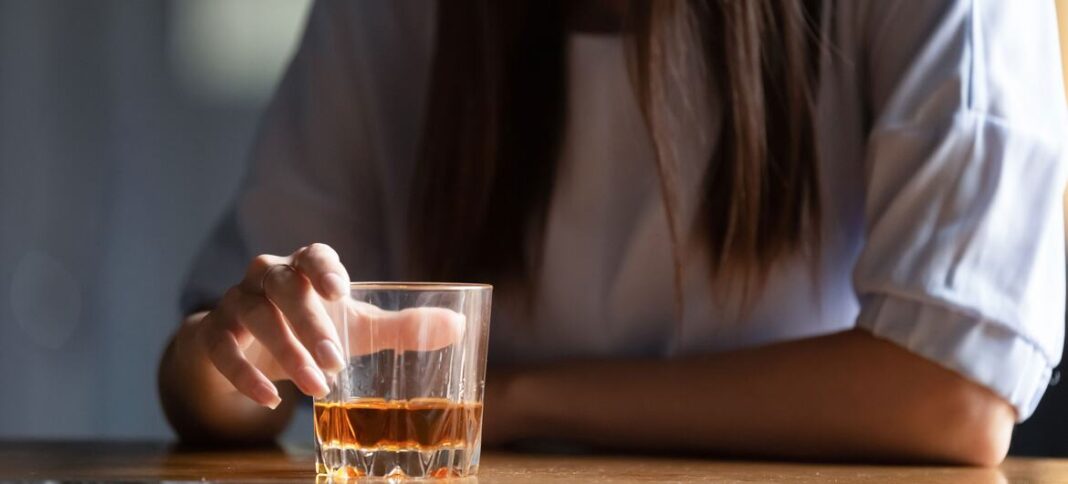 Alcool et cancer : l’OMS lance un assistant d’IA pour aider les soignants Alcool et cancer : l’OMS lance un assistant d’IA pour aider les soignants